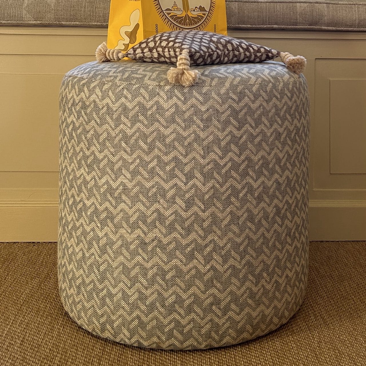 Fermoie Pouffe